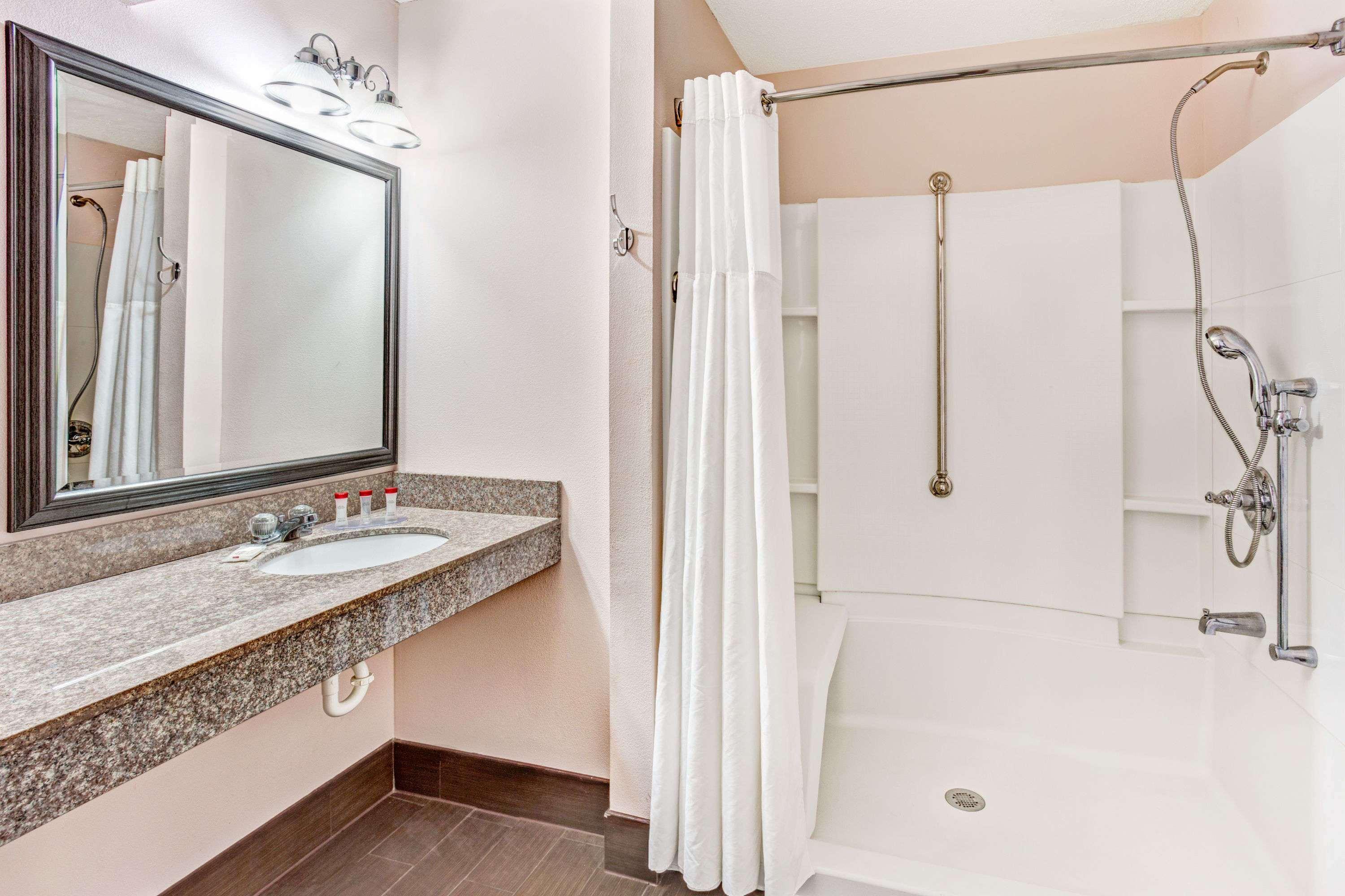 Ramada By Wyndham Murfreesboro Eksteriør billede
